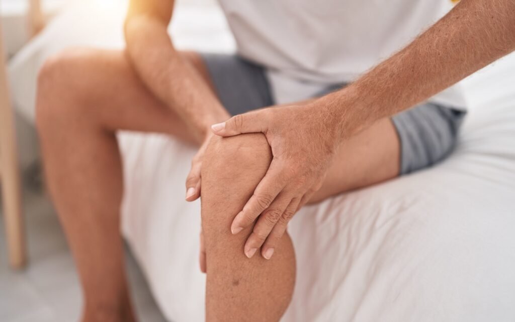 أعراض التهاب أوتار الركبة: العلامات المبكرة ومتى تحتاج طبيب